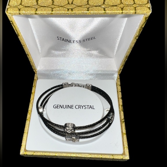 QVC?  Beautiful Black 3  Cable  Wrap  7” Bracelet W/ Rhinestone Cross Heart New - Picture 2 of 5